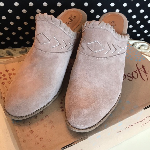 Like New Euro Soft by Sofft SANDY Stone Taupe Clog - Picture 2 of 7